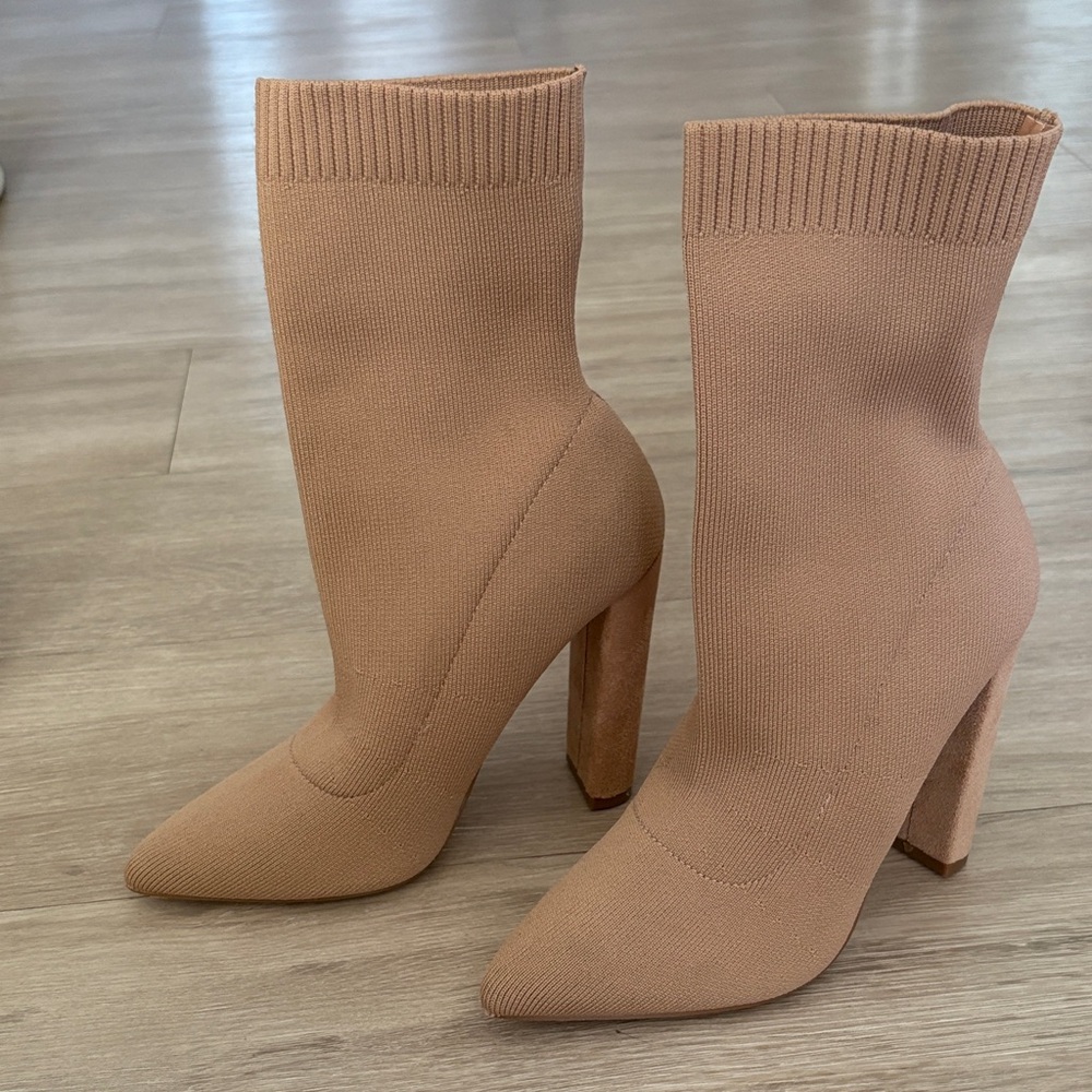 Forever 21 Tan Knit Heeled Boots